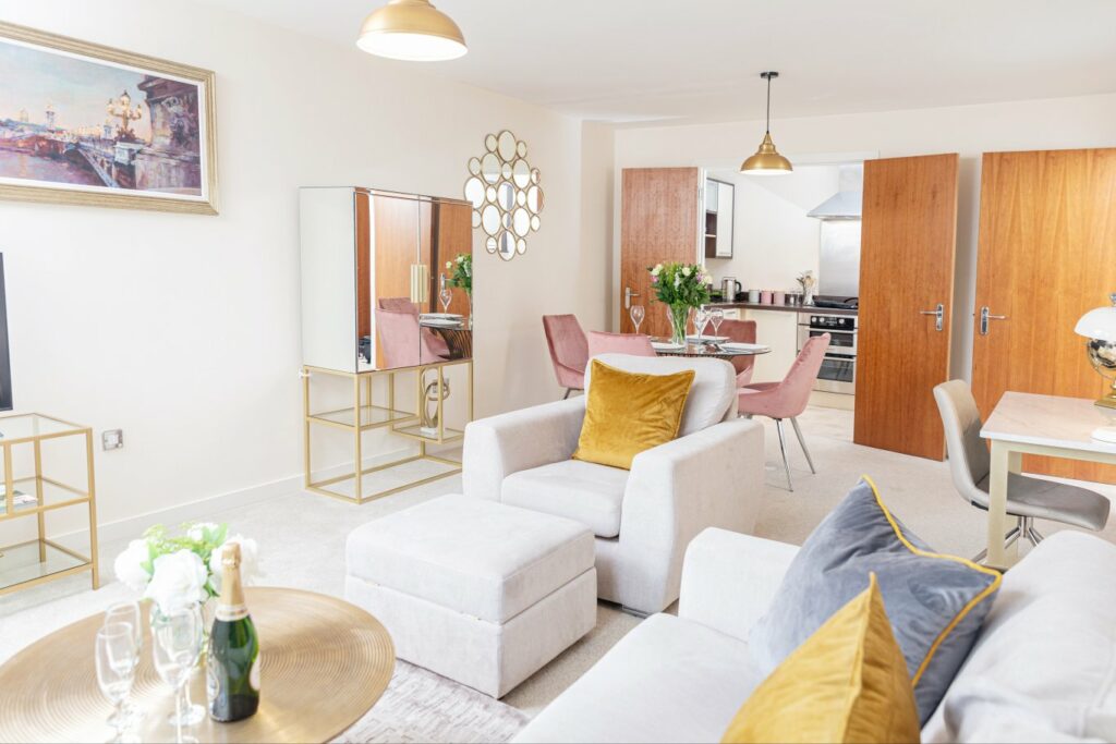 A cosy and modern 2-bedroom apartment in Central Cheltenham